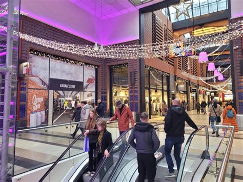 Openingstijden Foot Locker Klanderij 35 in Enschede.